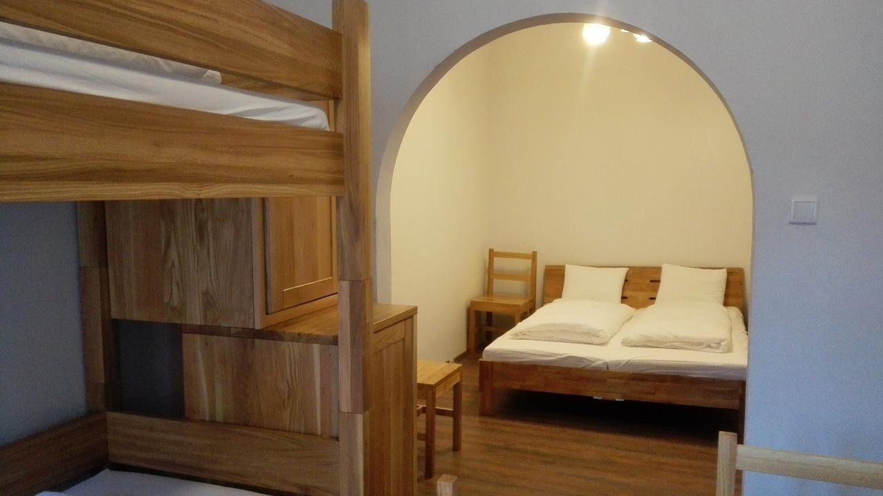 Hotel Sinos Klagenfurt am Woerthersee Екстер'єр фото